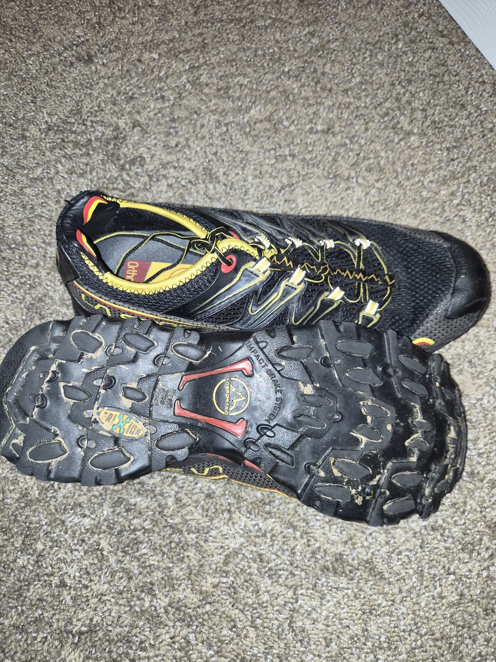 La Sportiva Black and Yellow Men's Trail Running Shoes - Picture 3 of 4